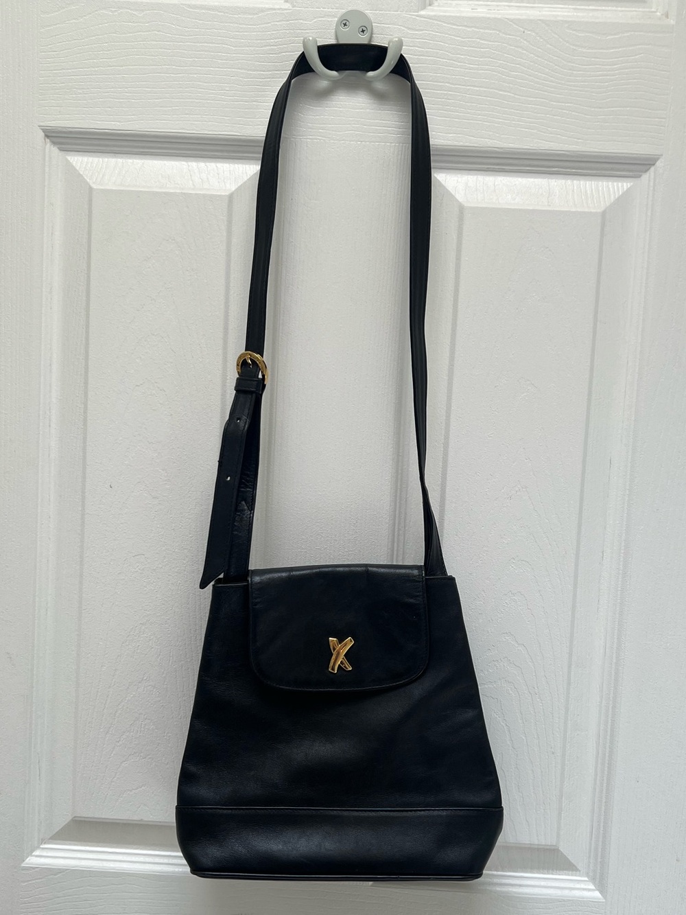 Paloma Picasso Black Leather Top Flap Shoulder Purse Bag with Gold Hardware - Picture 2 of 10